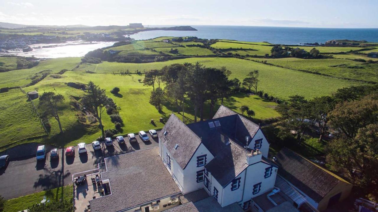 Gwesty Gadlys Hotel Cemaes Bay Bagian luar foto
