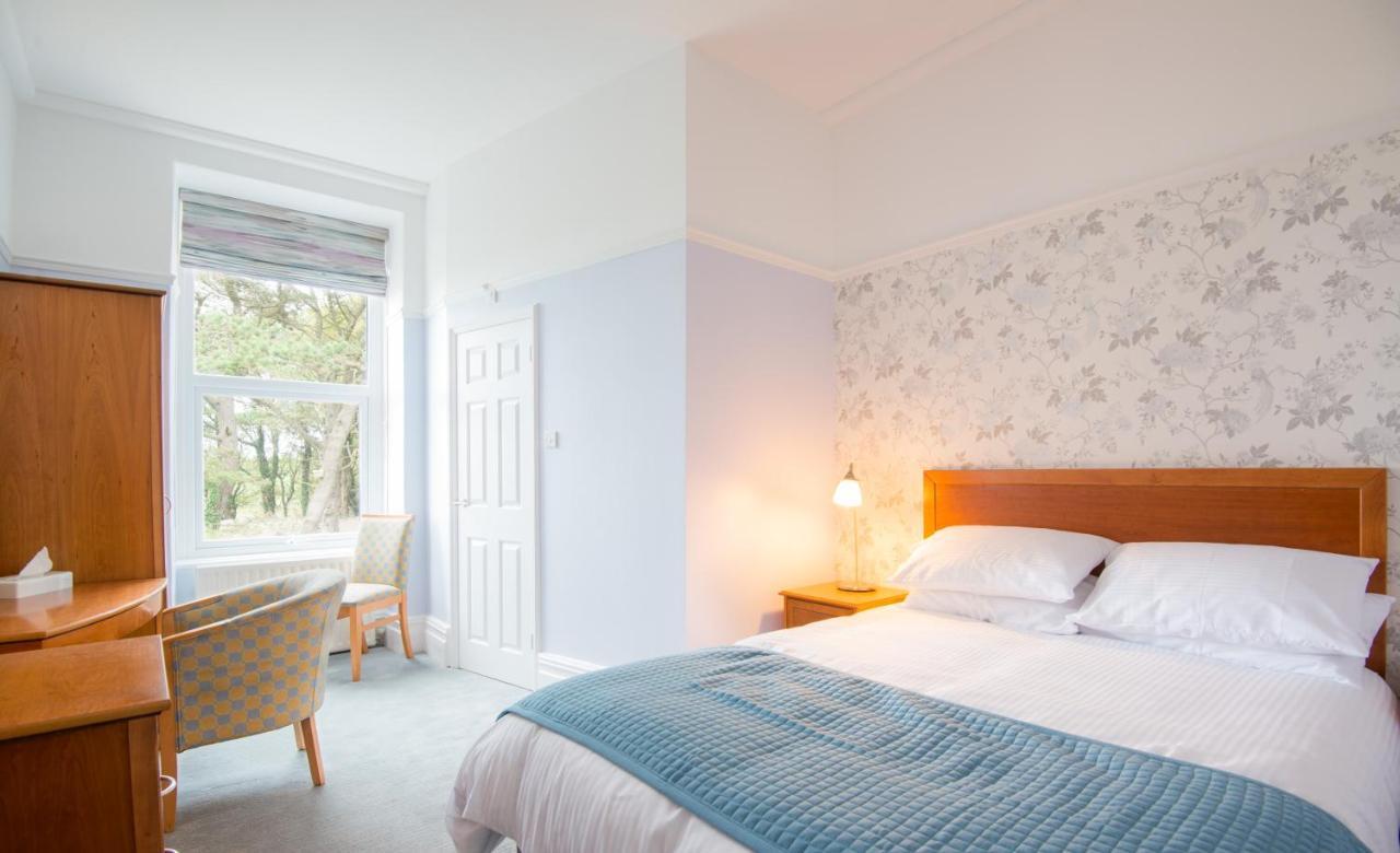 Gwesty Gadlys Hotel Cemaes Bay Bagian luar foto