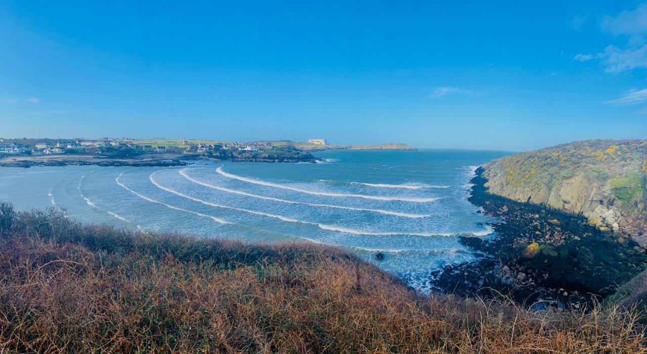 Gwesty Gadlys Hotel Cemaes Bay Bagian luar foto